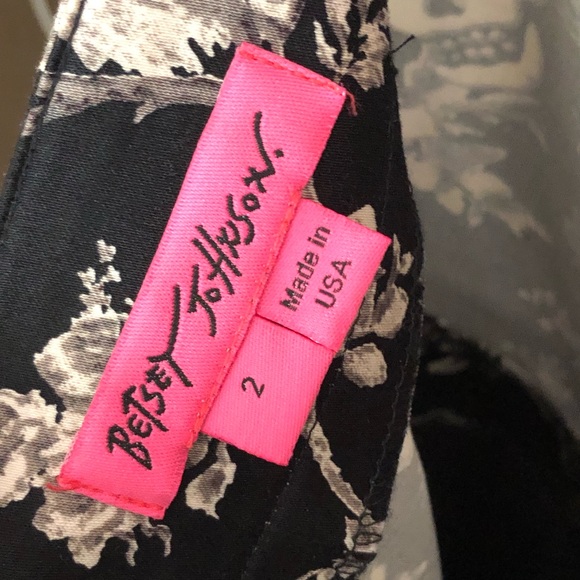 Betsey Johnson strapless petticoat dress, size 2 - Picture 4 of 6